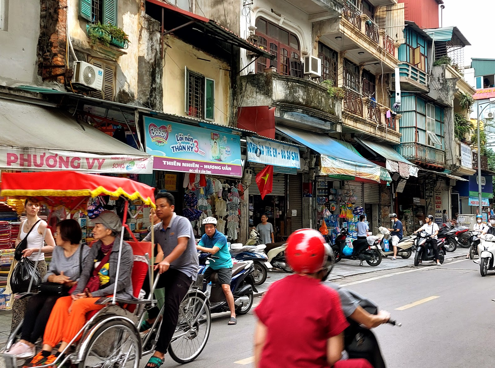 Hanoi traffic crazyness